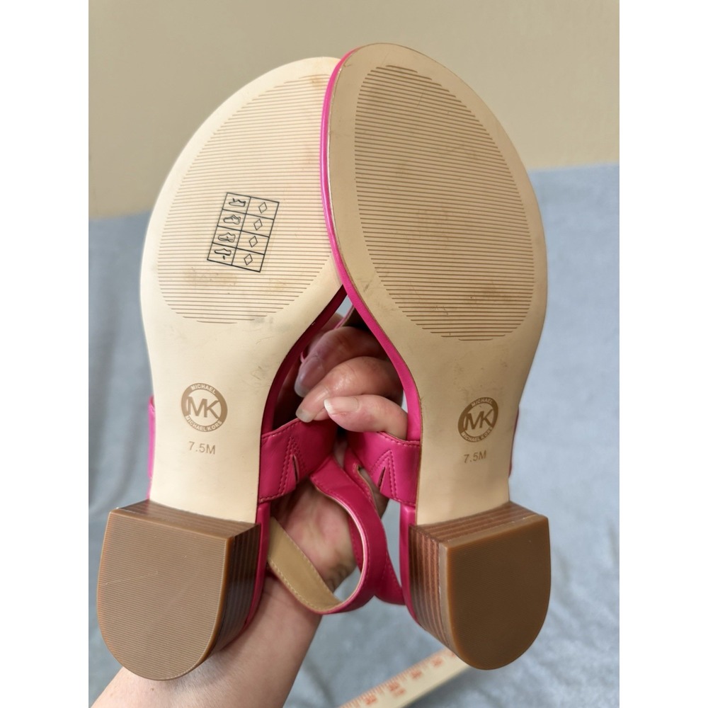 Michael Kors Jilly Sandals Hot Pink Fushia Size 7.5 Faux Leather Gold - Picture 8 of 8